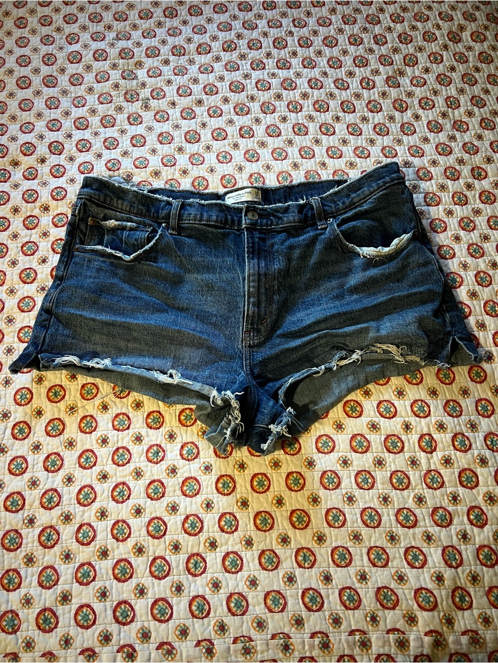 Abercrombie & Fitch The Mom Short High Rise size 18/34